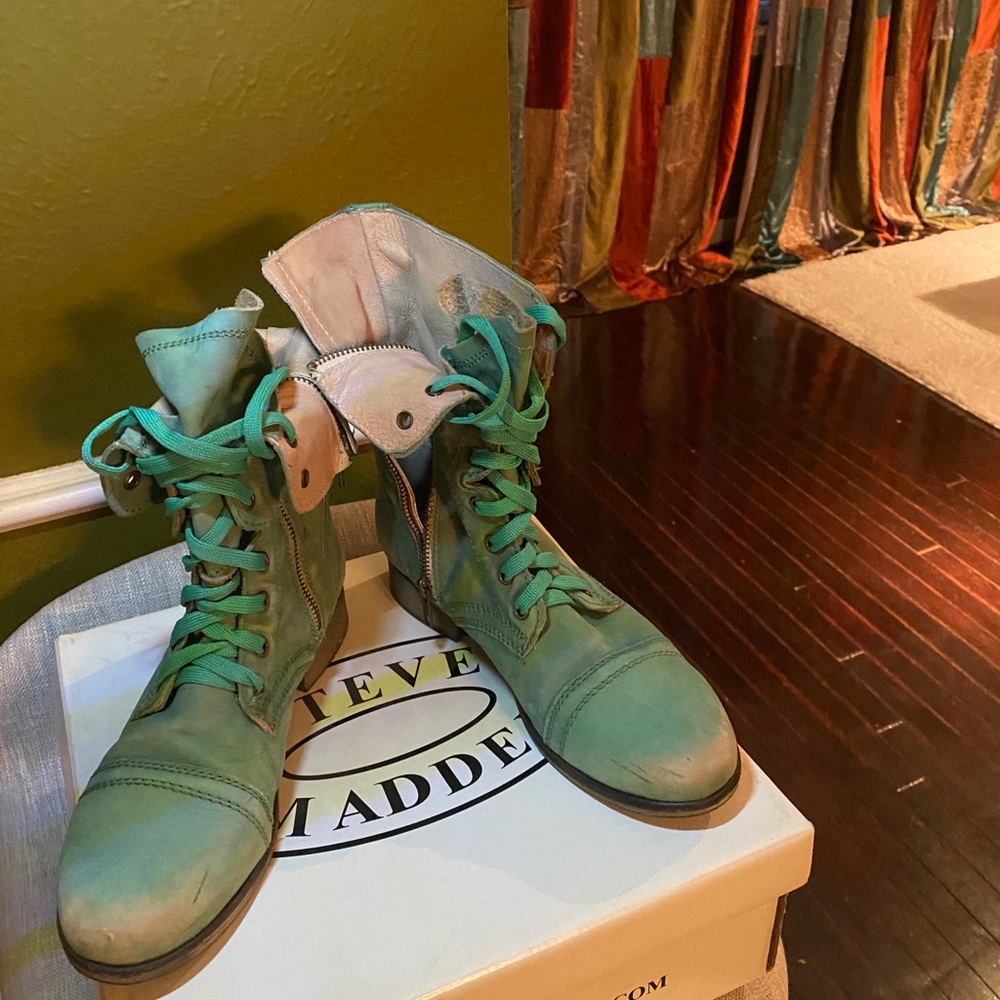 Steve Madden boot